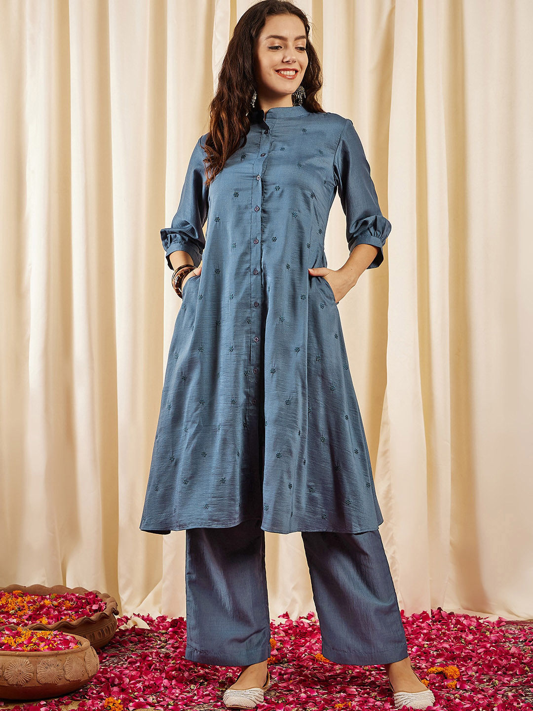 Navy blue Floral Embroidered Panelled Thread Work Kurta with Trousers