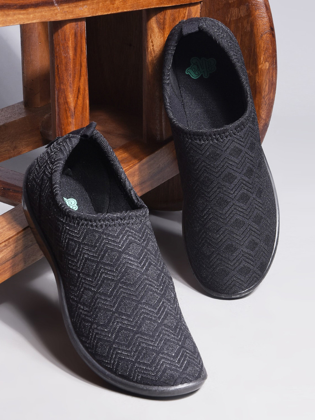 Women's Slip-On Solid Color Casual Sneakers