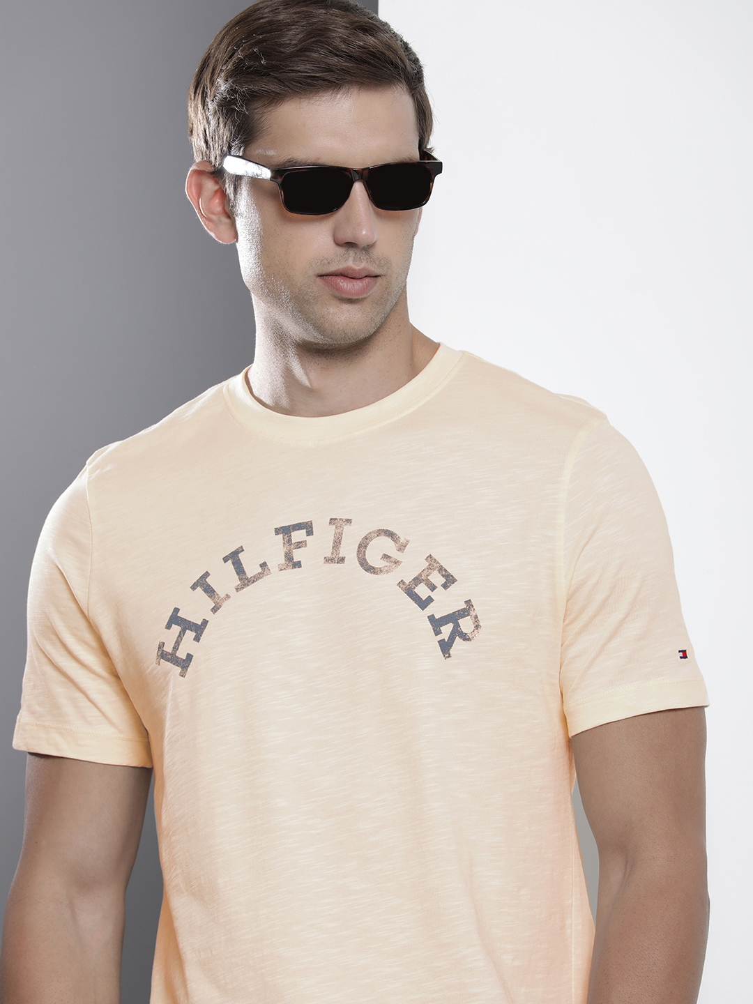 Buy Tommy Hilfiger Men Brand Logo Printed Pure Cotton T Shirt - Tshirts ...