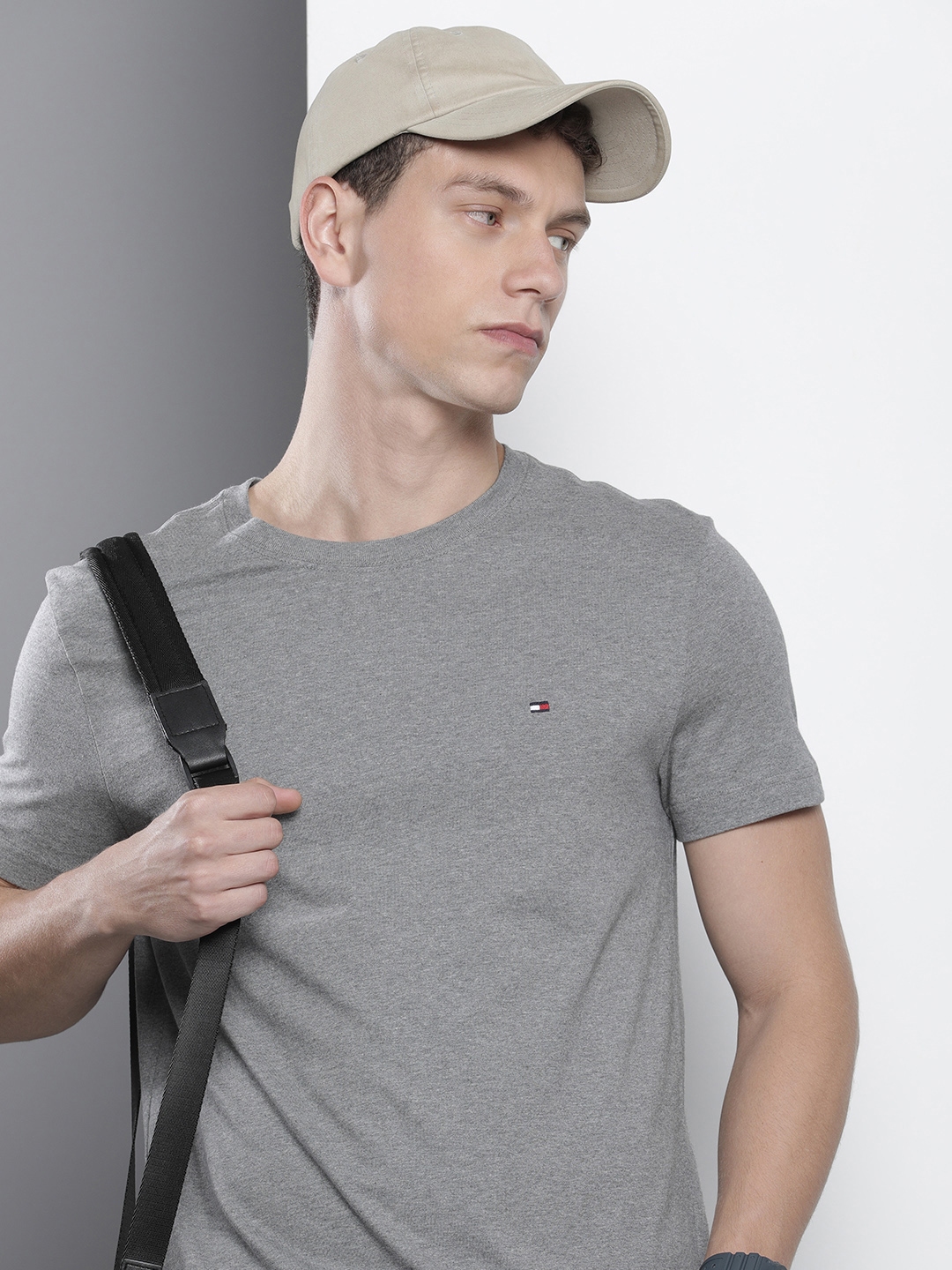 Buy Tommy Hilfiger Pure Cotton Slim Fit T Shirt - Tshirts for Men ...
