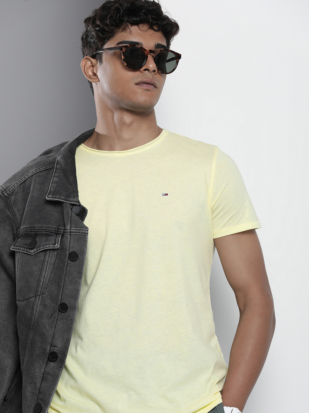 TOMMY HILFIGER - Man - T-shirt main image 1