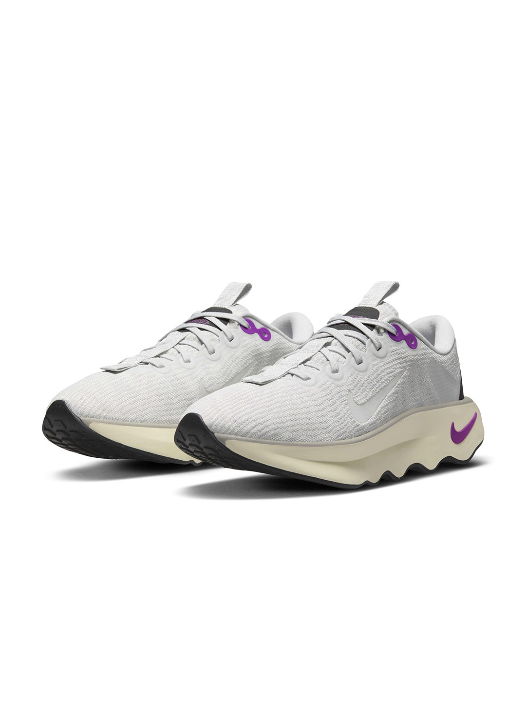 womens walking boots nike