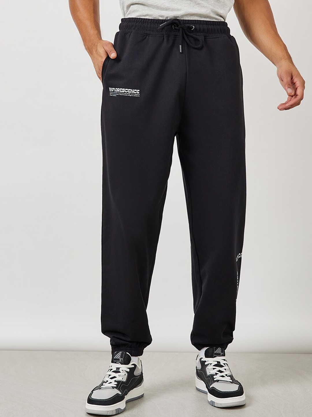 Buy Styli Men Heavy Fleece Oversized Jogger - Track Pants for Men ...