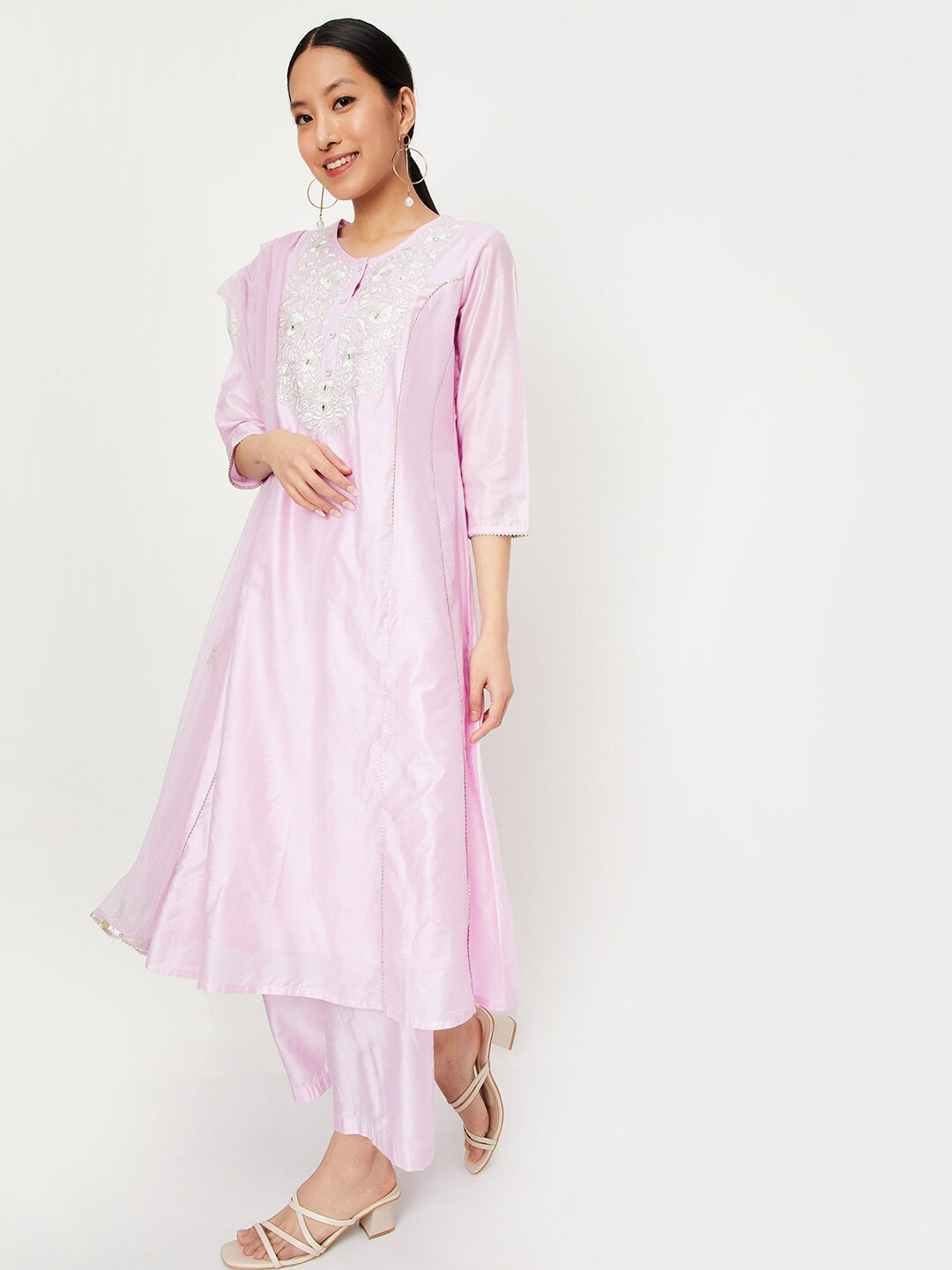 Floral Net Scalloped Edge Kurta Set