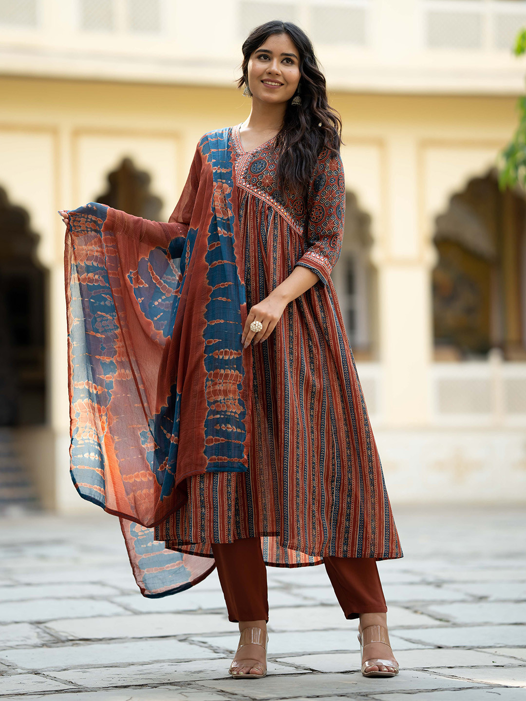 Women's Pink Ethnic Motifs Dyed Empire Thread Work Kurta Set With Dupatta
