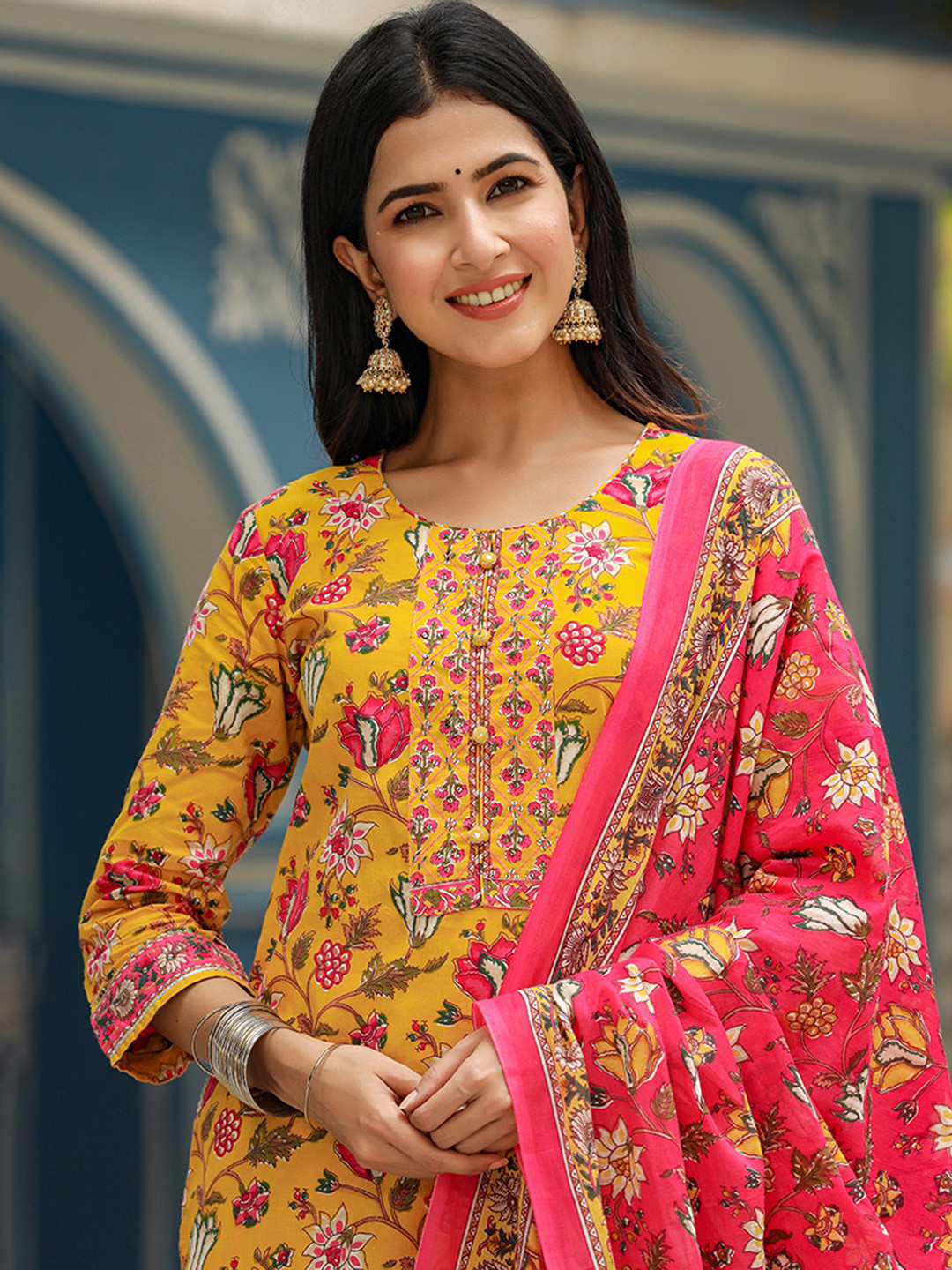 Women Grey Floral Printed Kurta Set with Dupatta