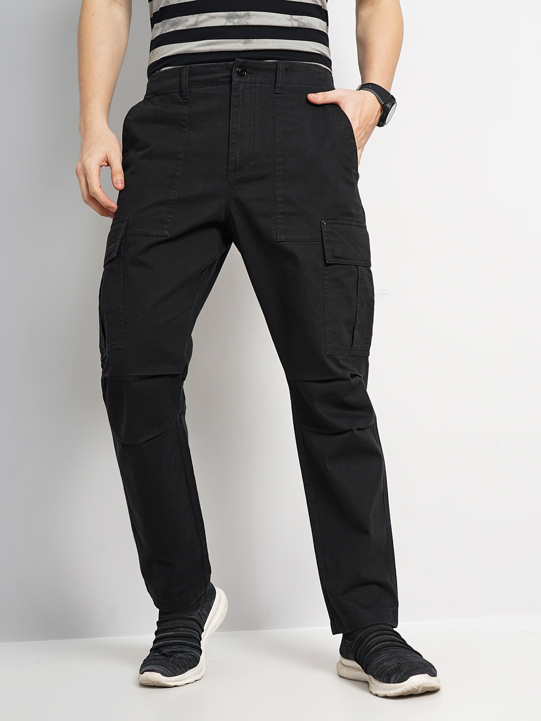 Men's Black Straight Fit Cargo Trousers