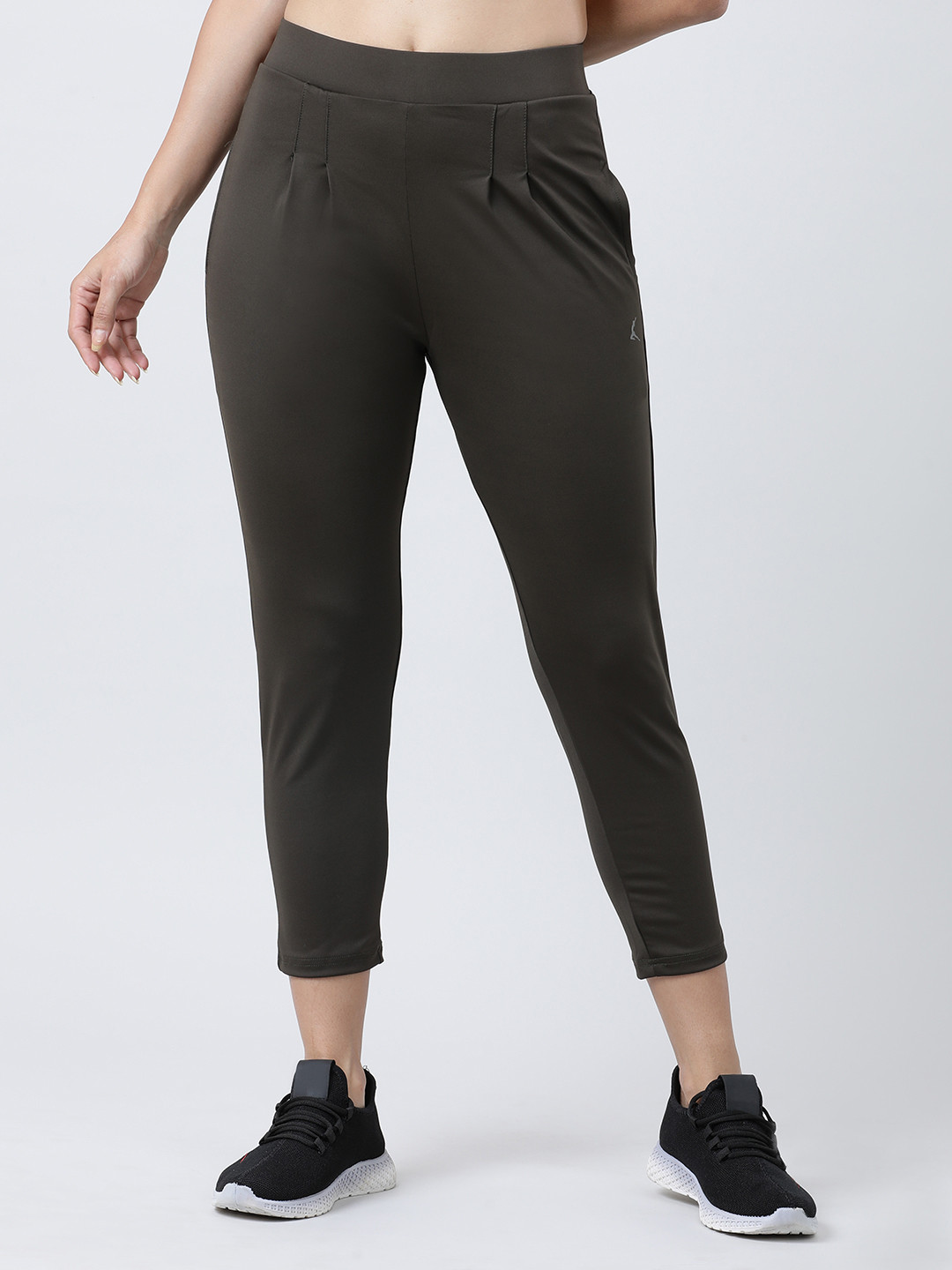 Women's Green Slim-Fit Ankle-Length Gym Track pant main image 1