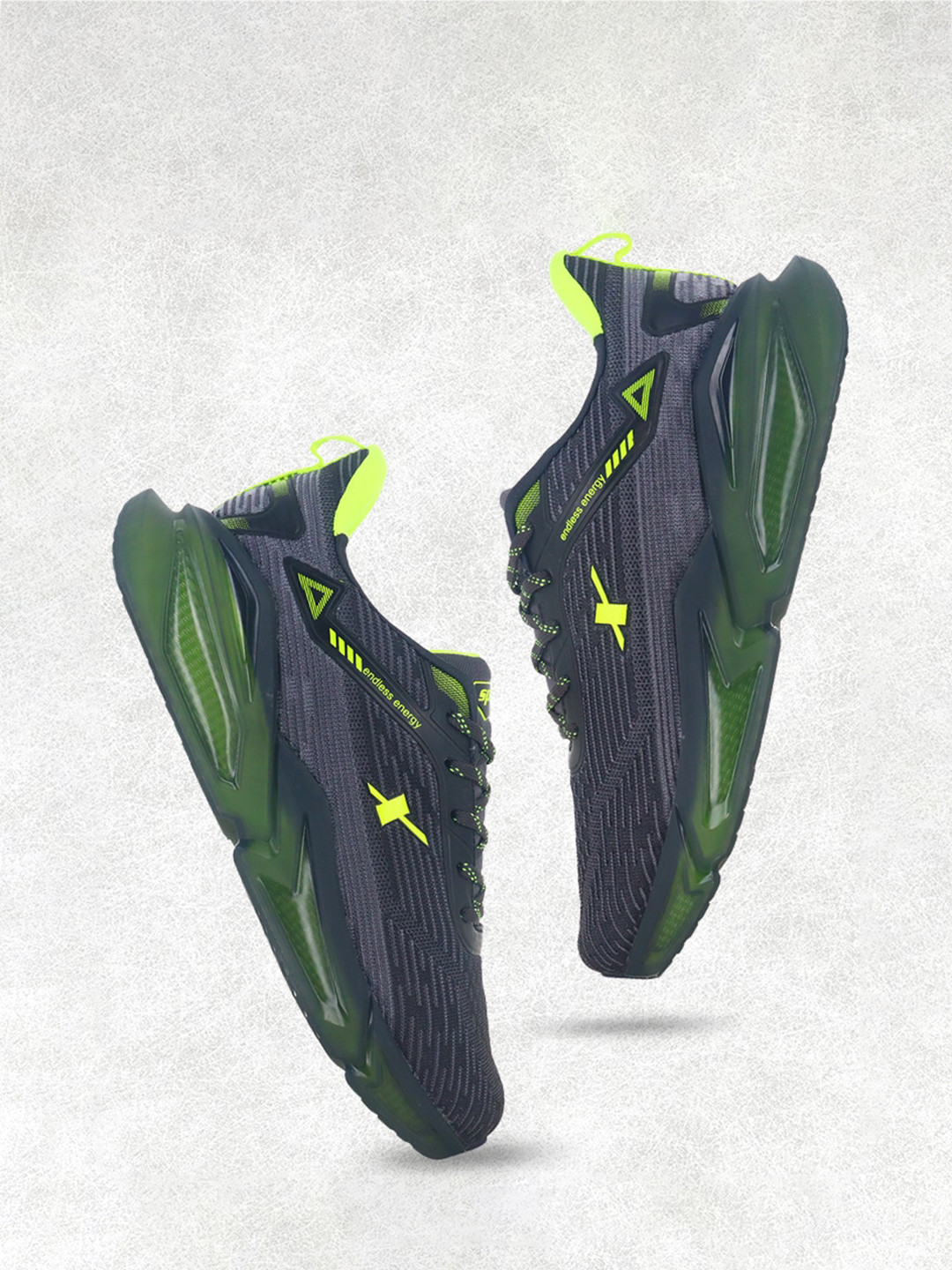 sparx trekking shoes