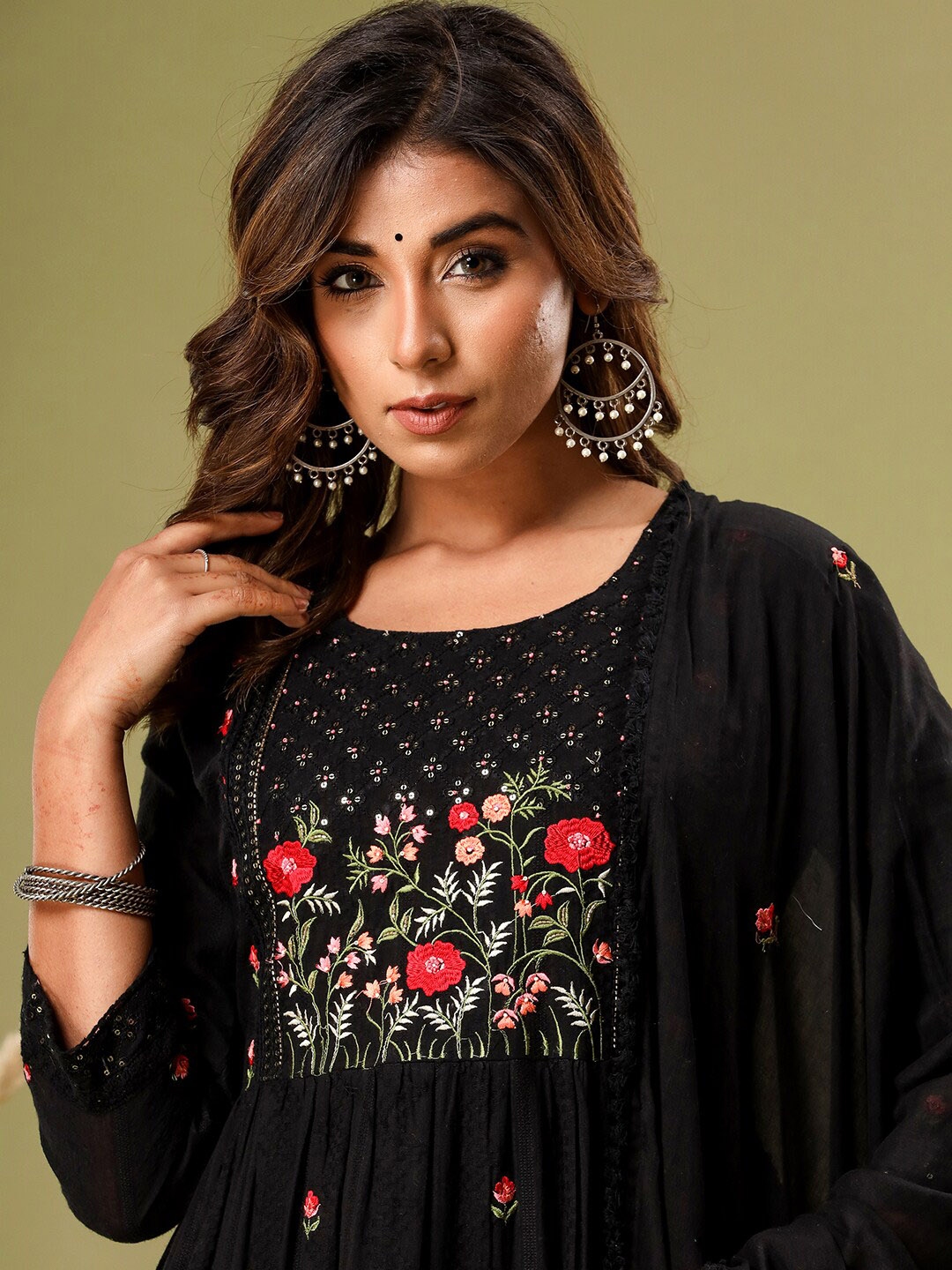 Buy Vishudh Black Floral Embroidered Regular Pure Cotton Kurta With ...