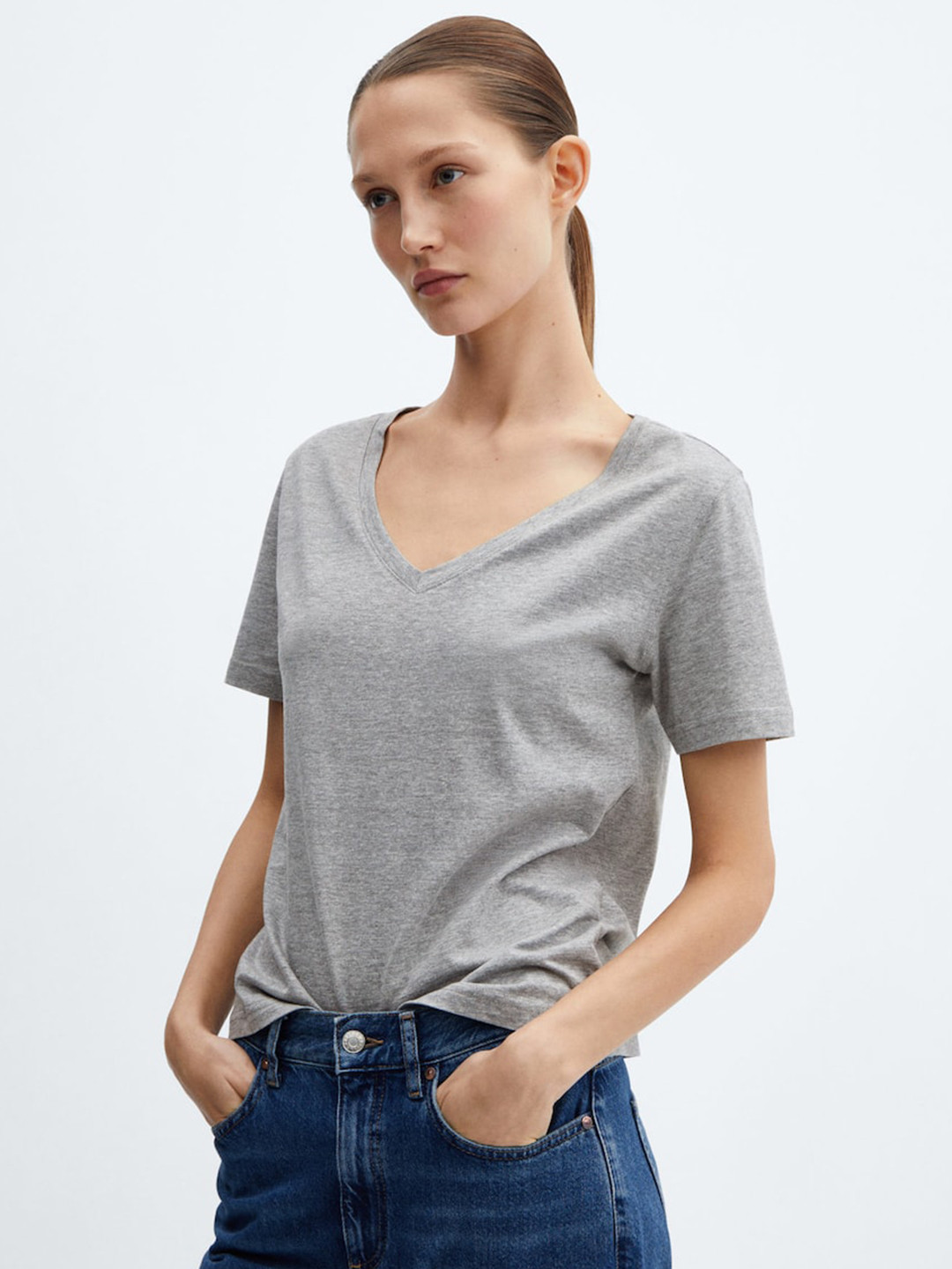 Buy MANGO V Neck Solid T Shirt - Tshirts for Women 27737192 | Myntra