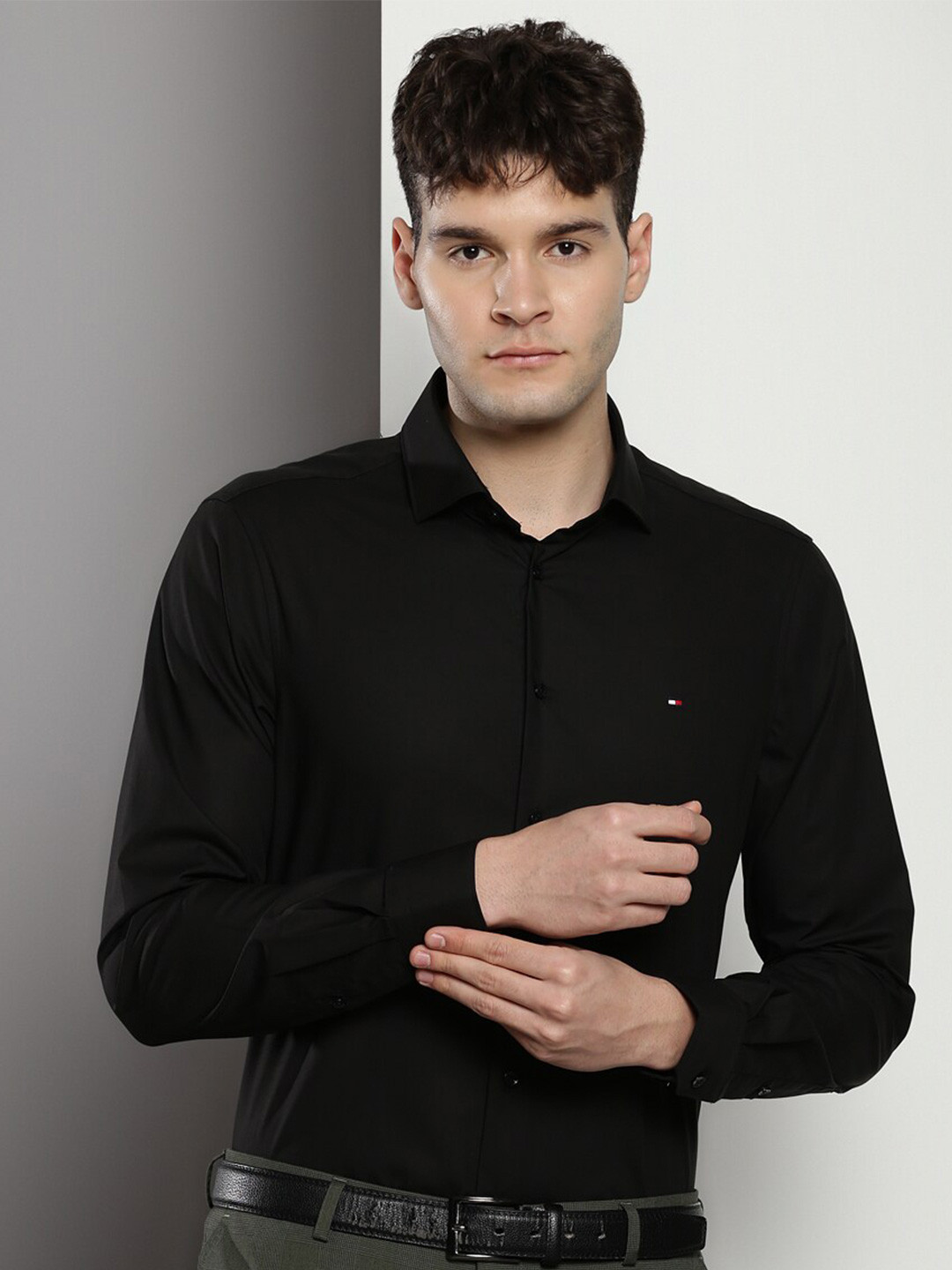 Men's Olive Standard Slim Fit Opaque Casual Shirt