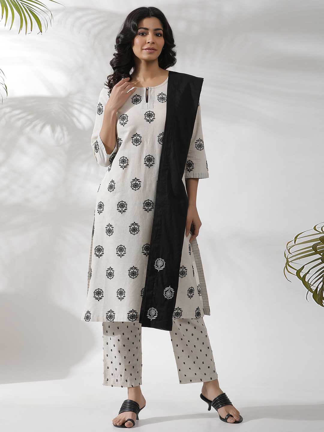 Heavy Floral Thread Work Kurta Set