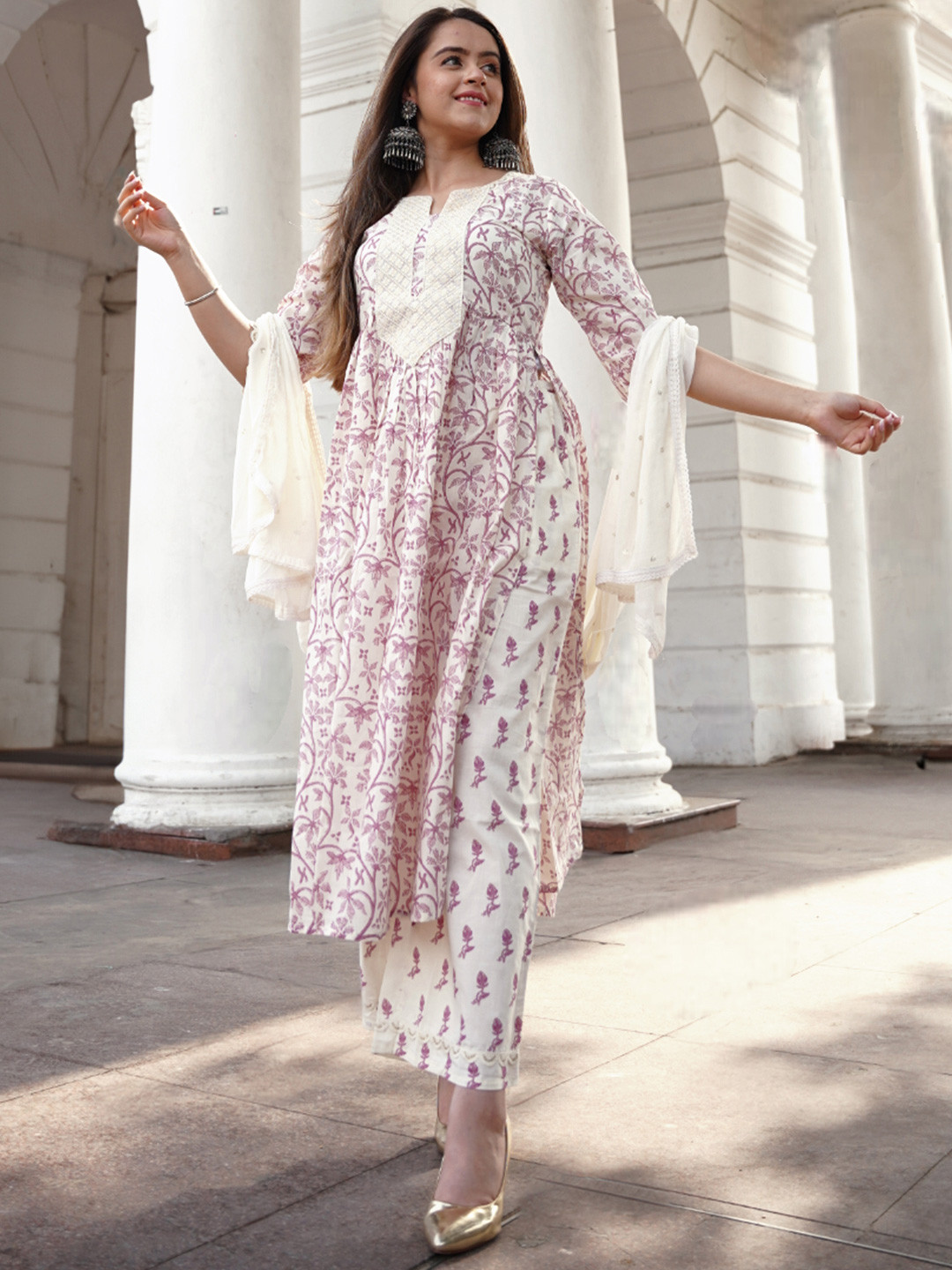 Women's Cream Floral Printed Empire Thread Work Kurta Set With Dupatta