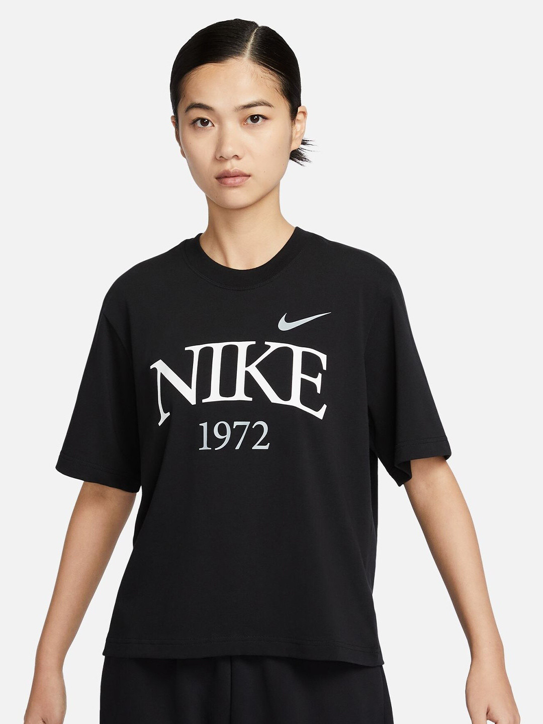 womens nike tshirts