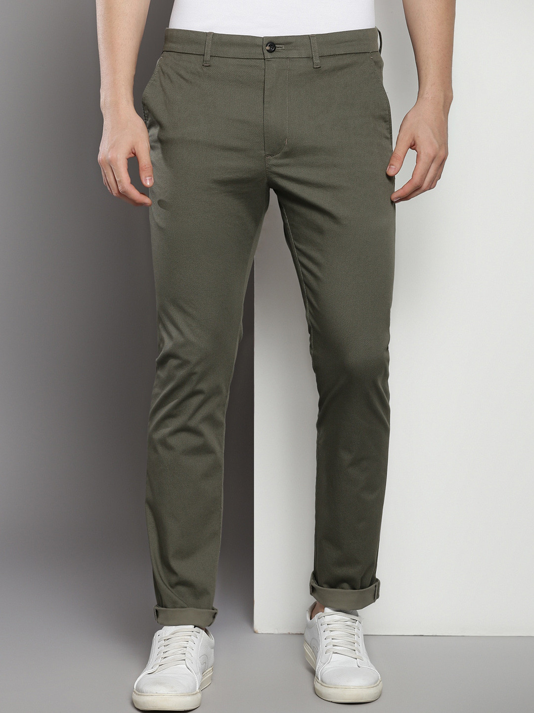 Buy Tommy Hilfiger Men Printed Mid Rise Slim Fit Chinos Trousers ...