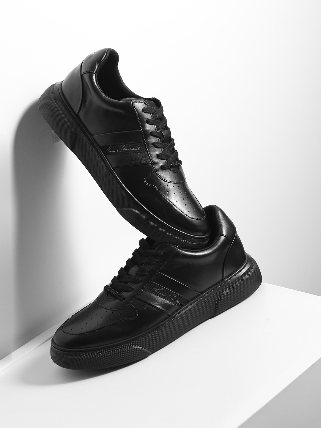 Rare Rabbit Men Corax Dark Cherry Lace-Up Single Piece Genuine Leather Shoes