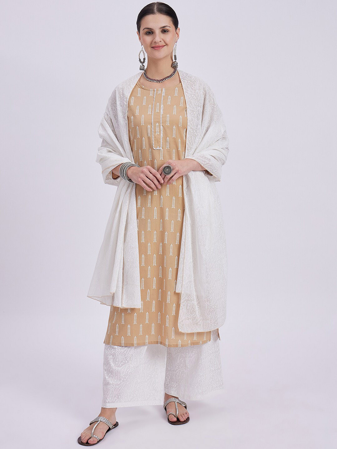 Women Floral printed red round_neck cotton Kurta set With Trouser & Dupatta main image 0
