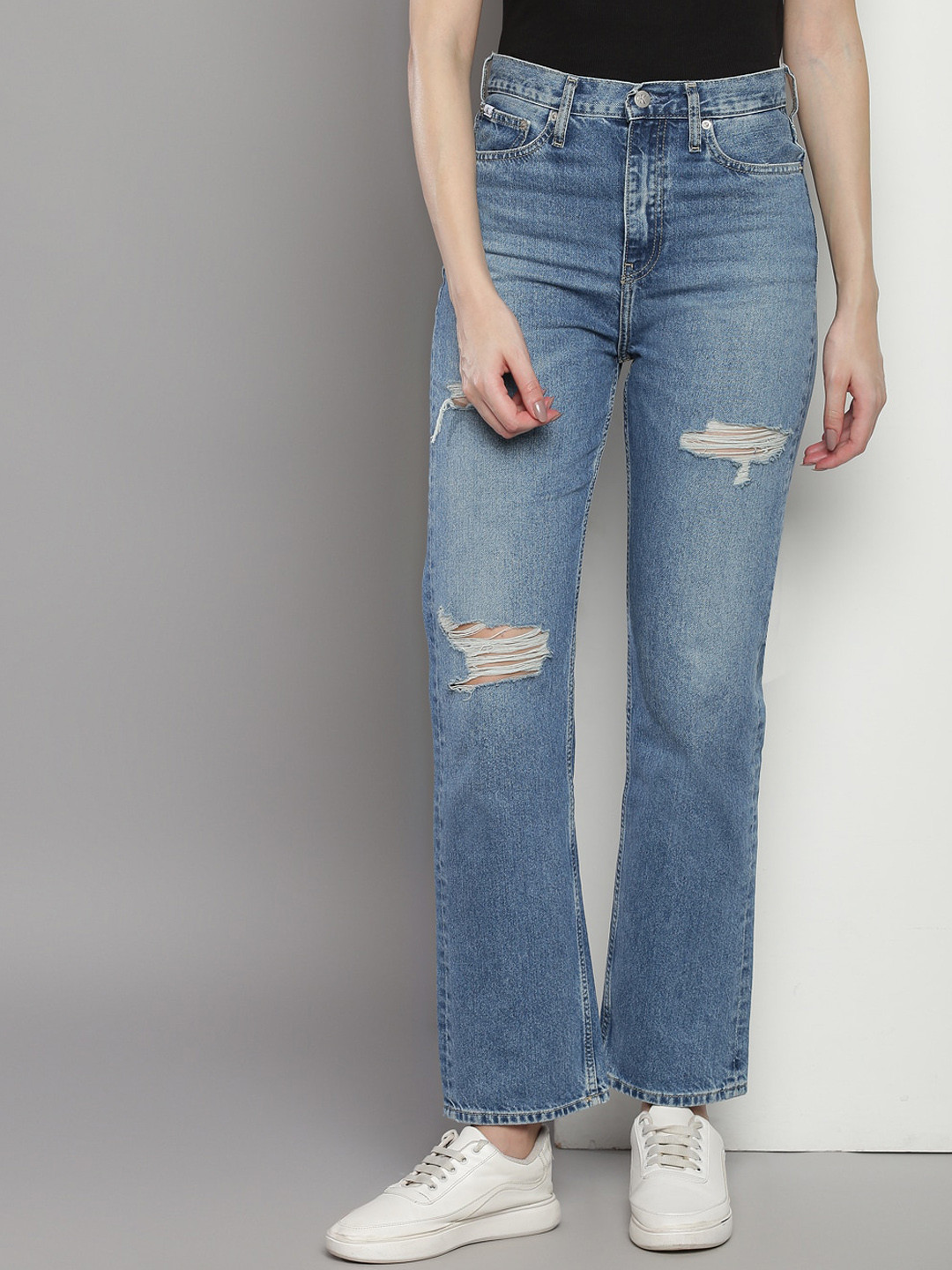 Women's Navy Blue Straight Fit Mildly Distressed Light Fade Denim Jeans