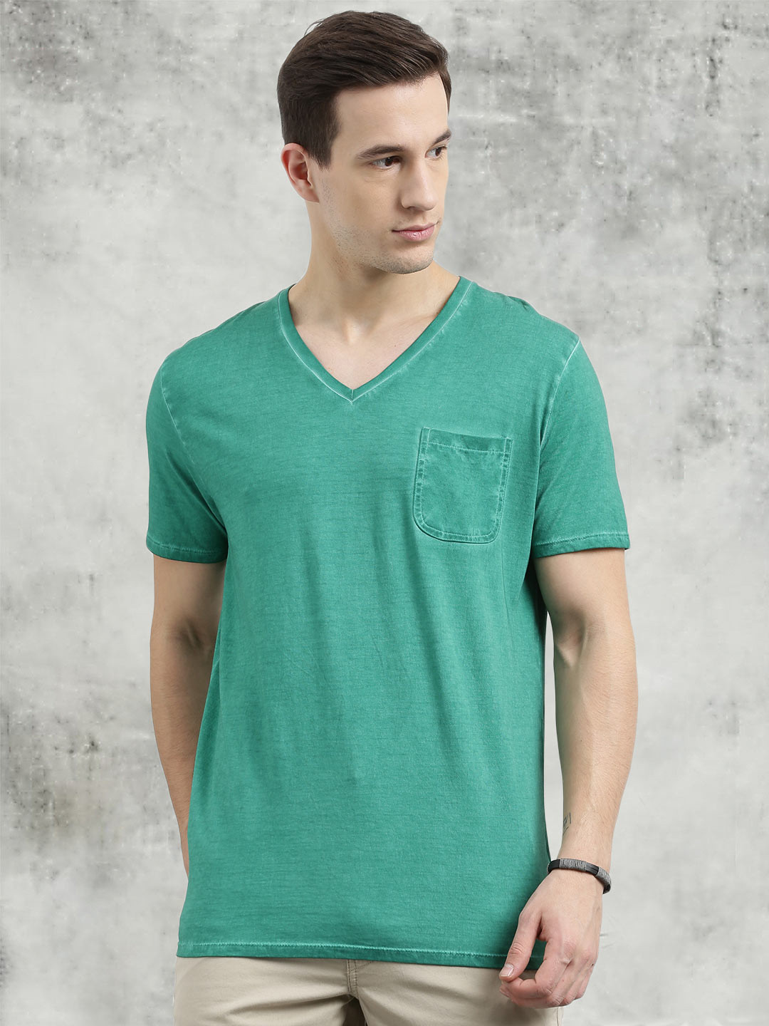 Buy Breakbounce Men Green Solid V Neck Pure Cotton T Shirt Tshirts