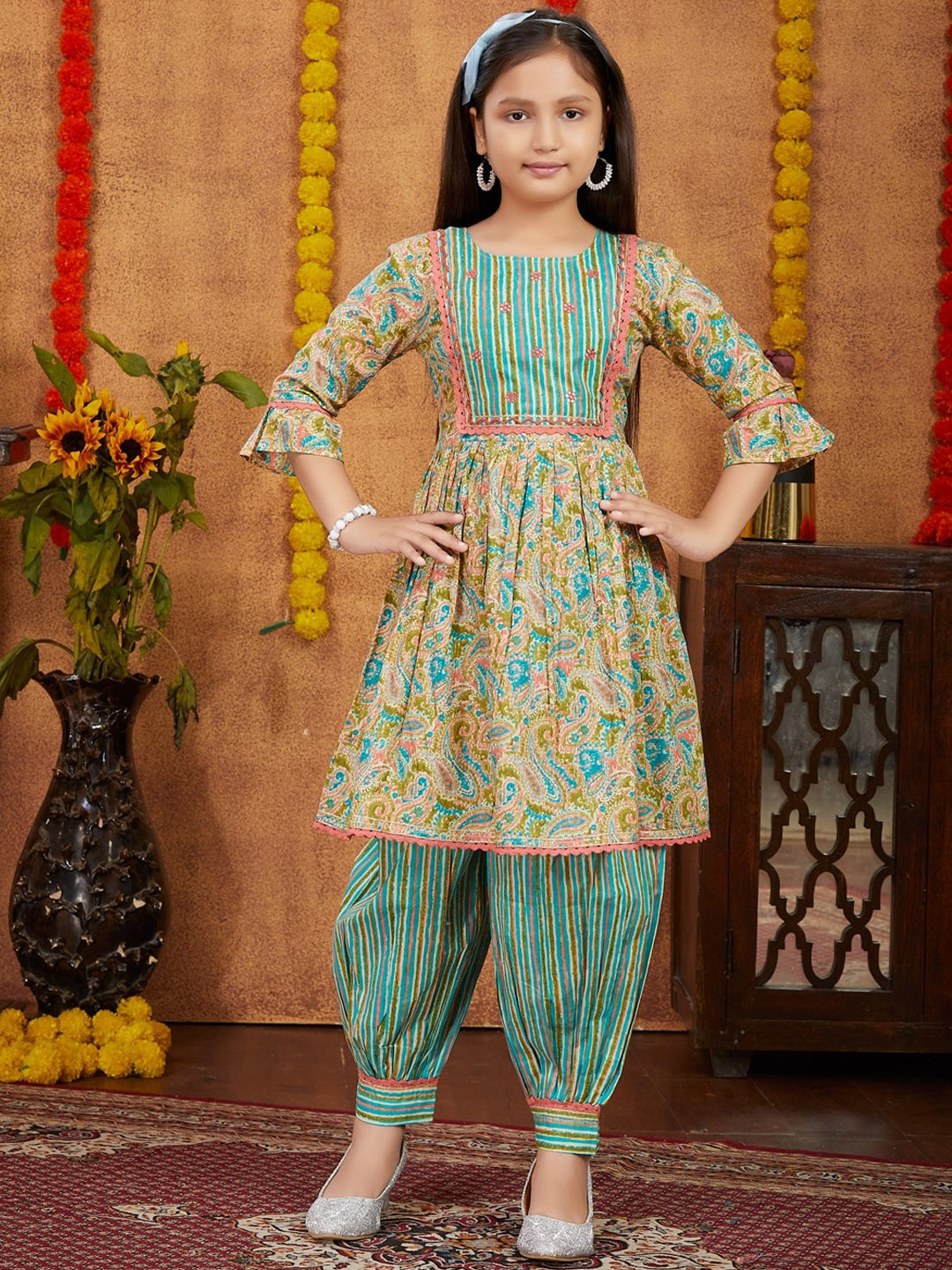 Girls Ethnic Motifs Printed Pleated Pure Cotton Kurta With Trousers & With Dupatta