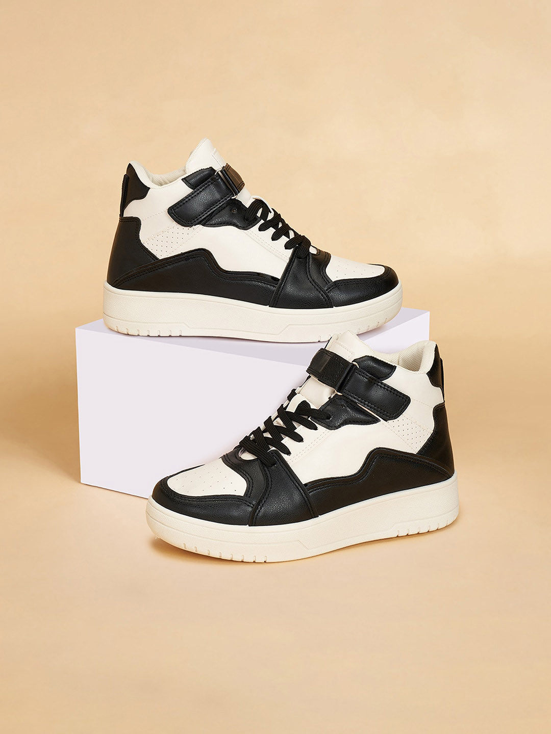 pantaloons shoes for women