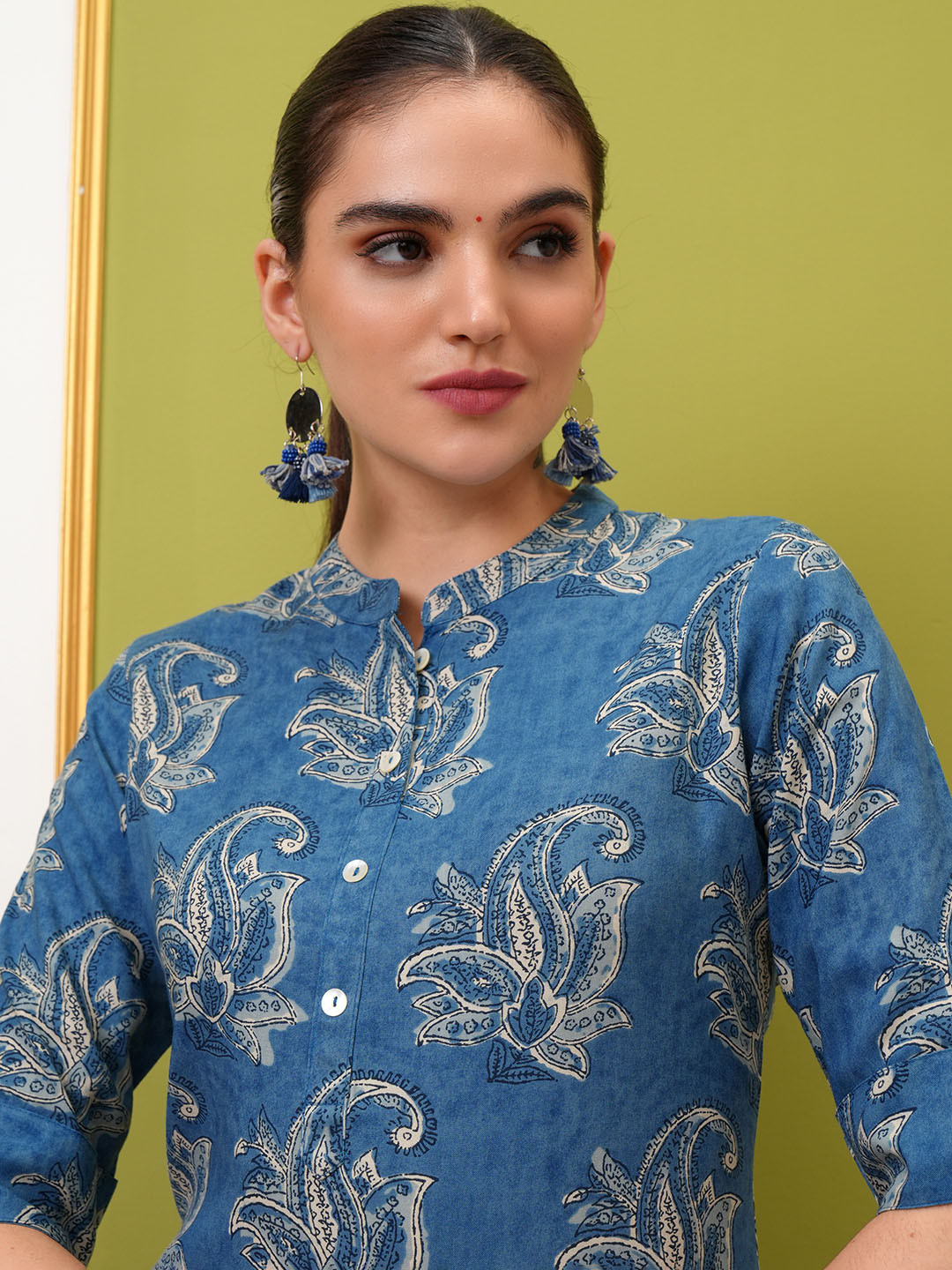 buy-vishudh-floral-printed-mandarin-collar-roll-up-sleeves-straight