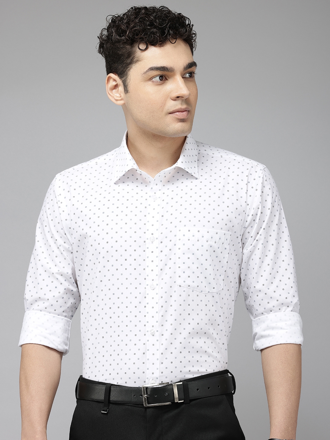 Buy Park Avenue Slim Fit Ethnic Motifs Micro Ditsy Printed Cutaway ...