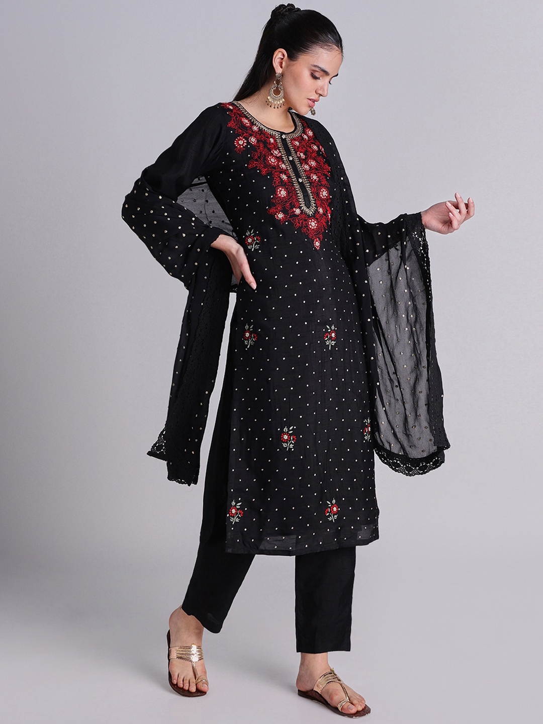 Buy House Of Dharaa Floral Embroidered Regular Thread Work Straight ...
