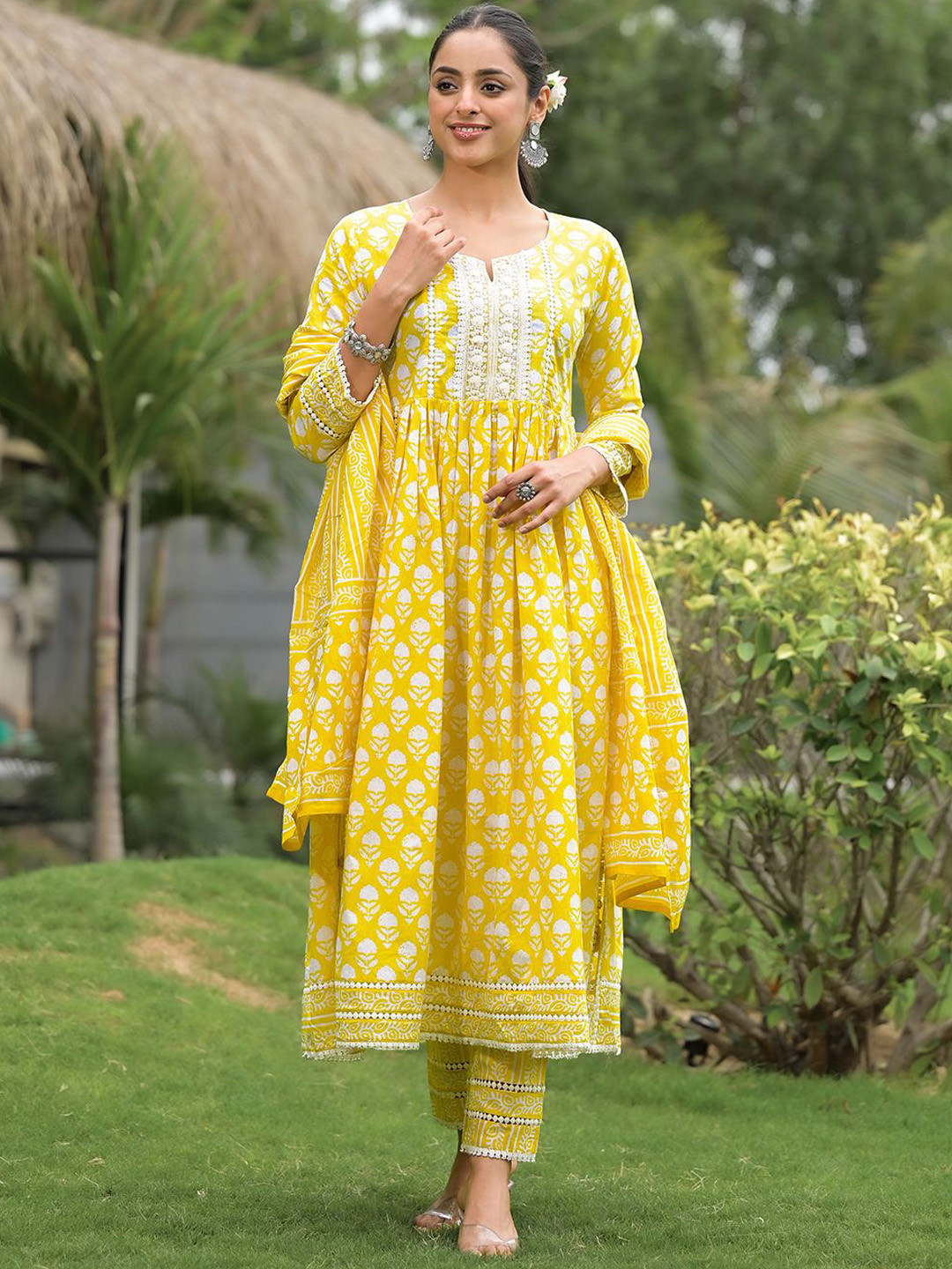 Women Floral printed red round_neck Pure Cotton Kurta Set With Trouser & Dupatta