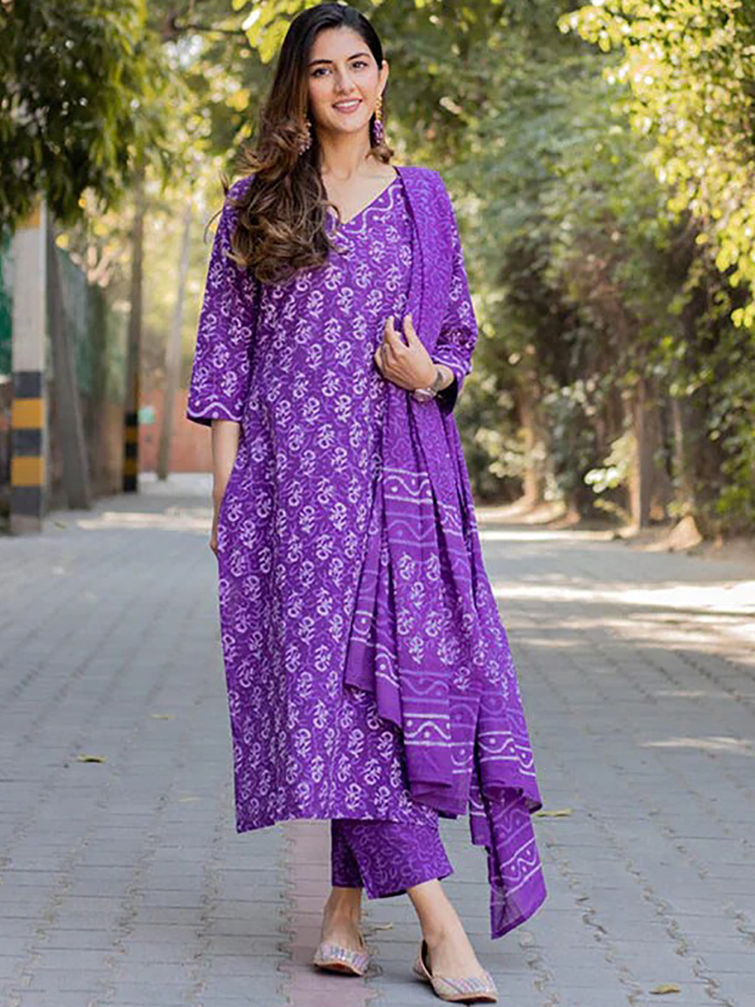 Women's Red Cotton Blend Floral Printed  Kurta Set With Dupatta main image 0