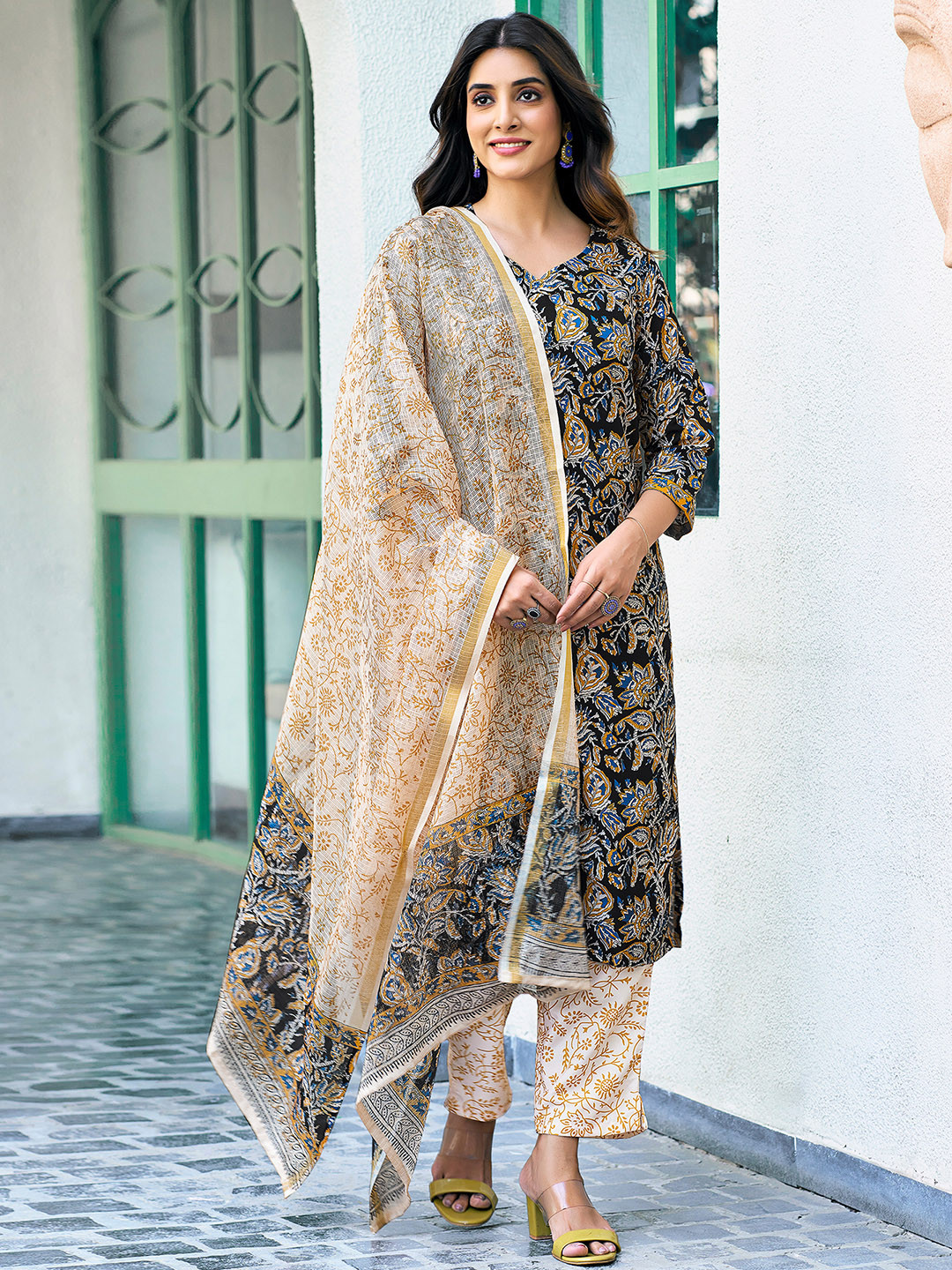 Women Navy Blue Printed Regular Gotta Patti Kurta Set