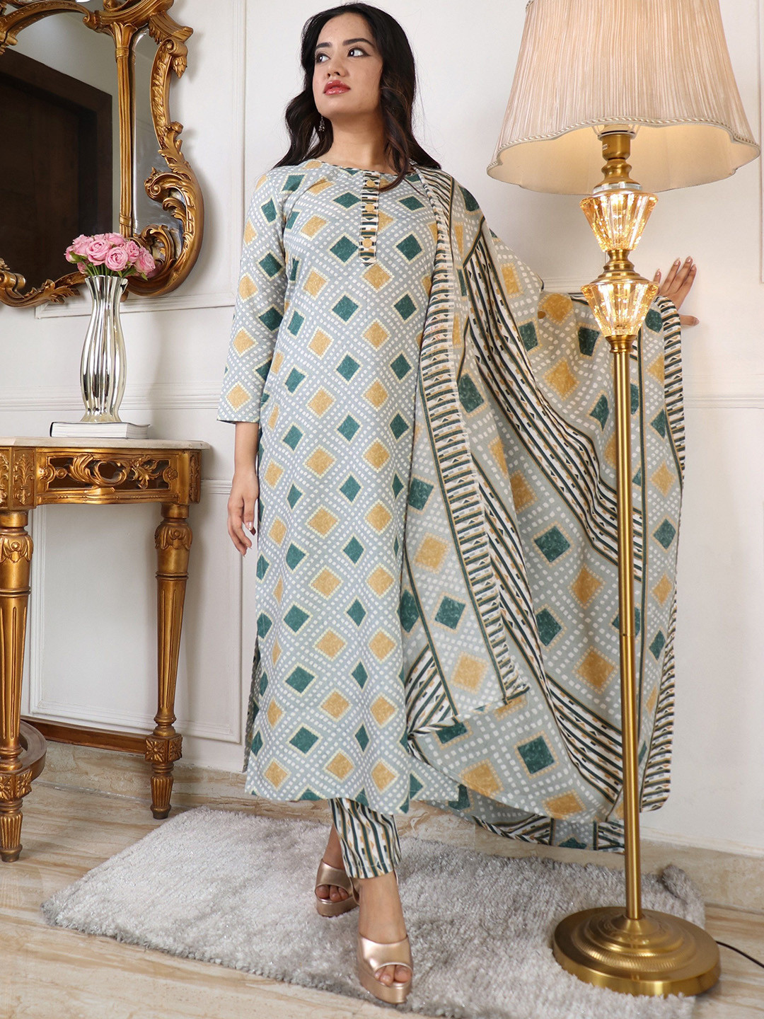 Women Black Geometric Print Kurta Comfort Pant Dupatta