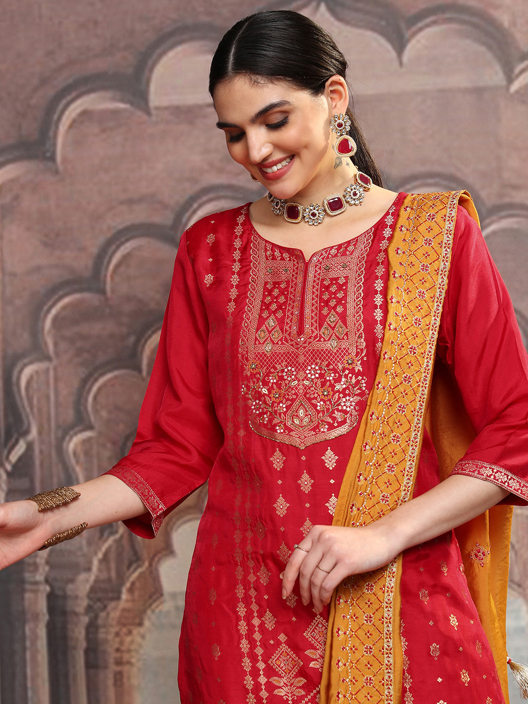 Women's Pink Ethnic Motifs Printed Thread Work Straight Kurta Set With Dupatta