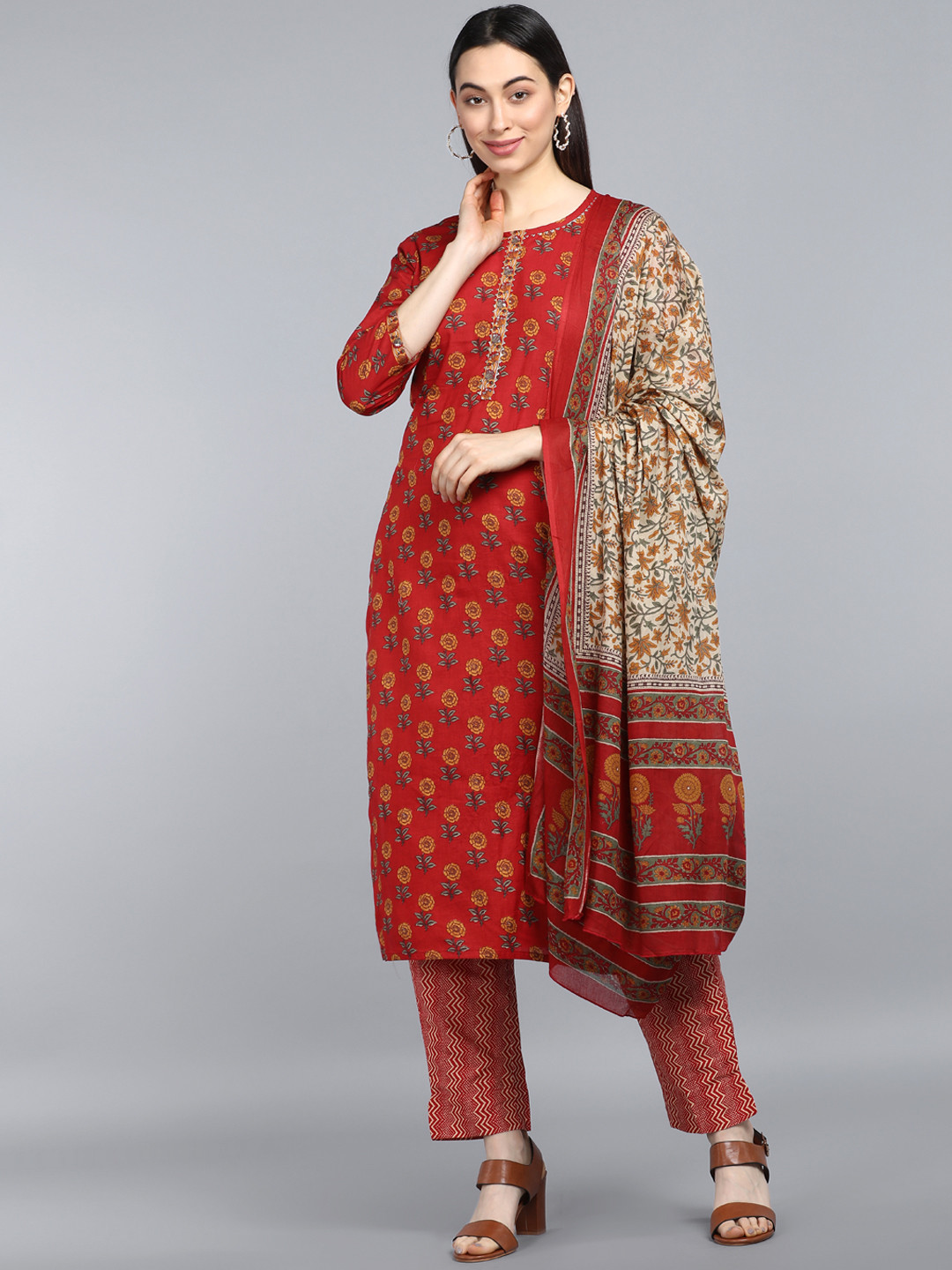 Women Floral Printed Gotta Patti Pure Cotton Kurta with Trousers & With Dupatta main image 1