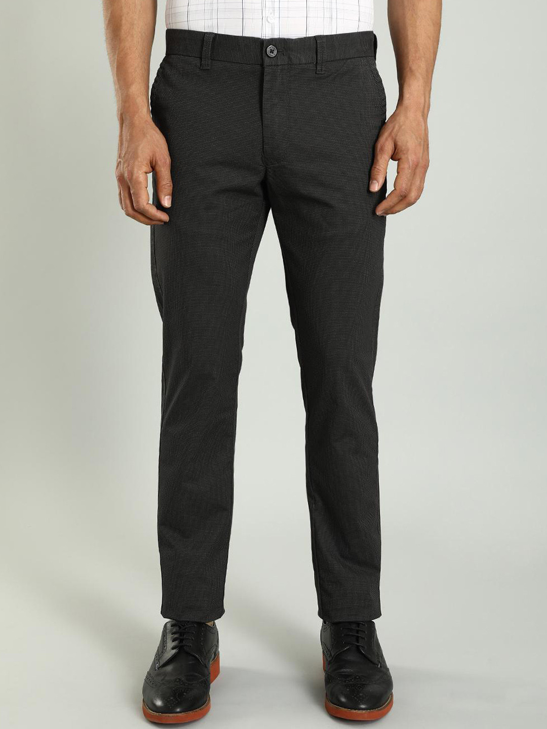 Buy Indian Terrain Men Textured Brooklyn Slim Fit Cotton Chinos ...