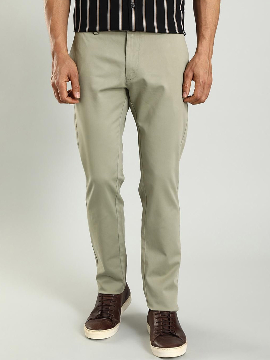 Buy Indian Terrain Men Brooklyn Slim Fit Cotton Chinos Trousers ...