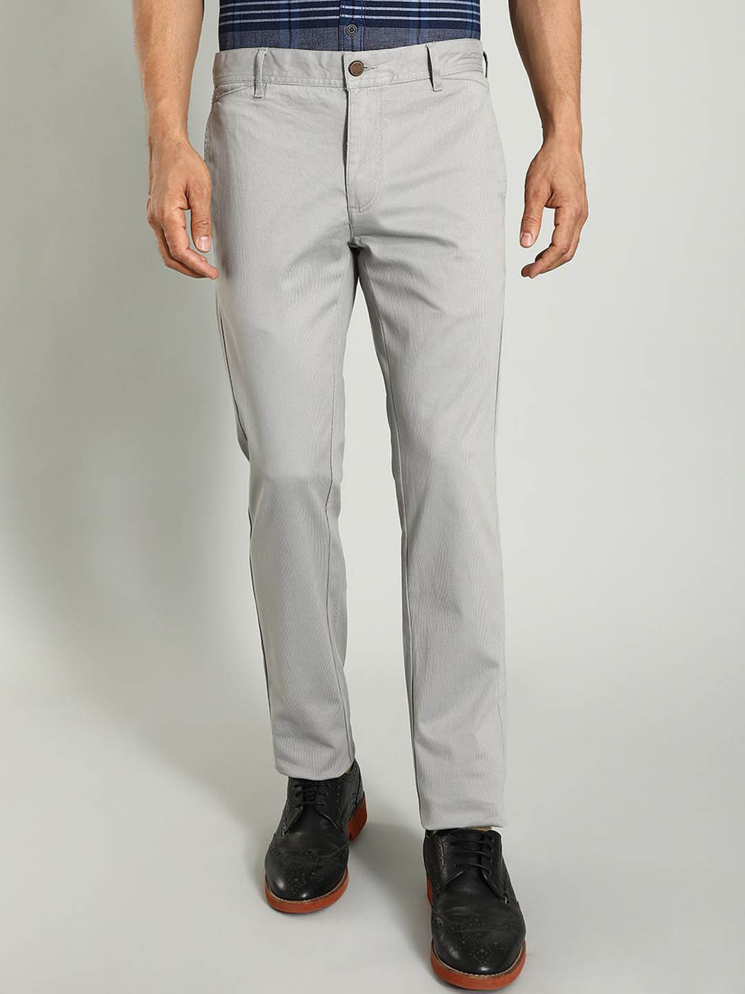 Buy Indian Terrain Men Brooklyn Slim Fit Chinos Trousers - Trousers for ...