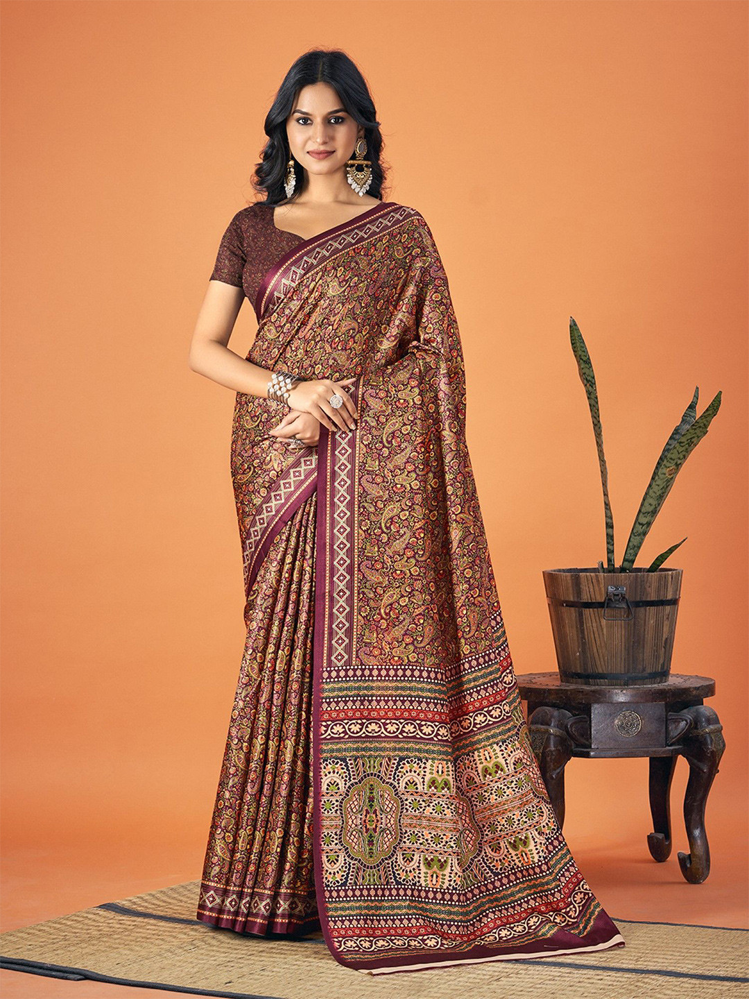Women White And Multi Aztec Print Saree With Atteched Blouse Piece