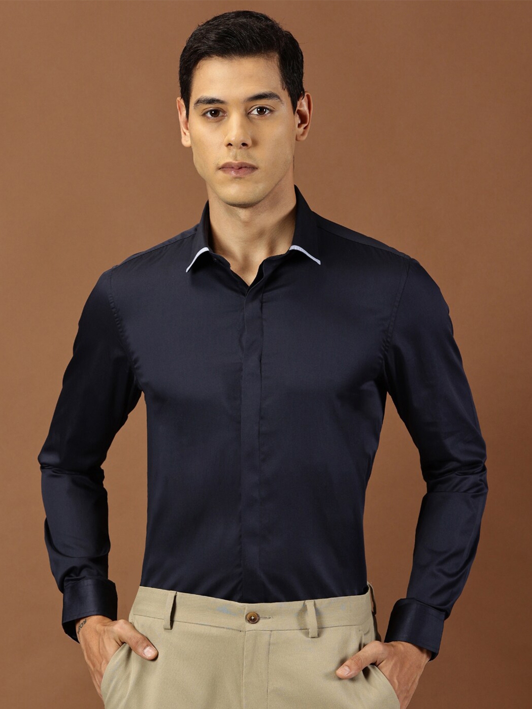 Buy INVICTUS Original Slim Fit Spread Collar Pure Cotton Formal Shirt ...