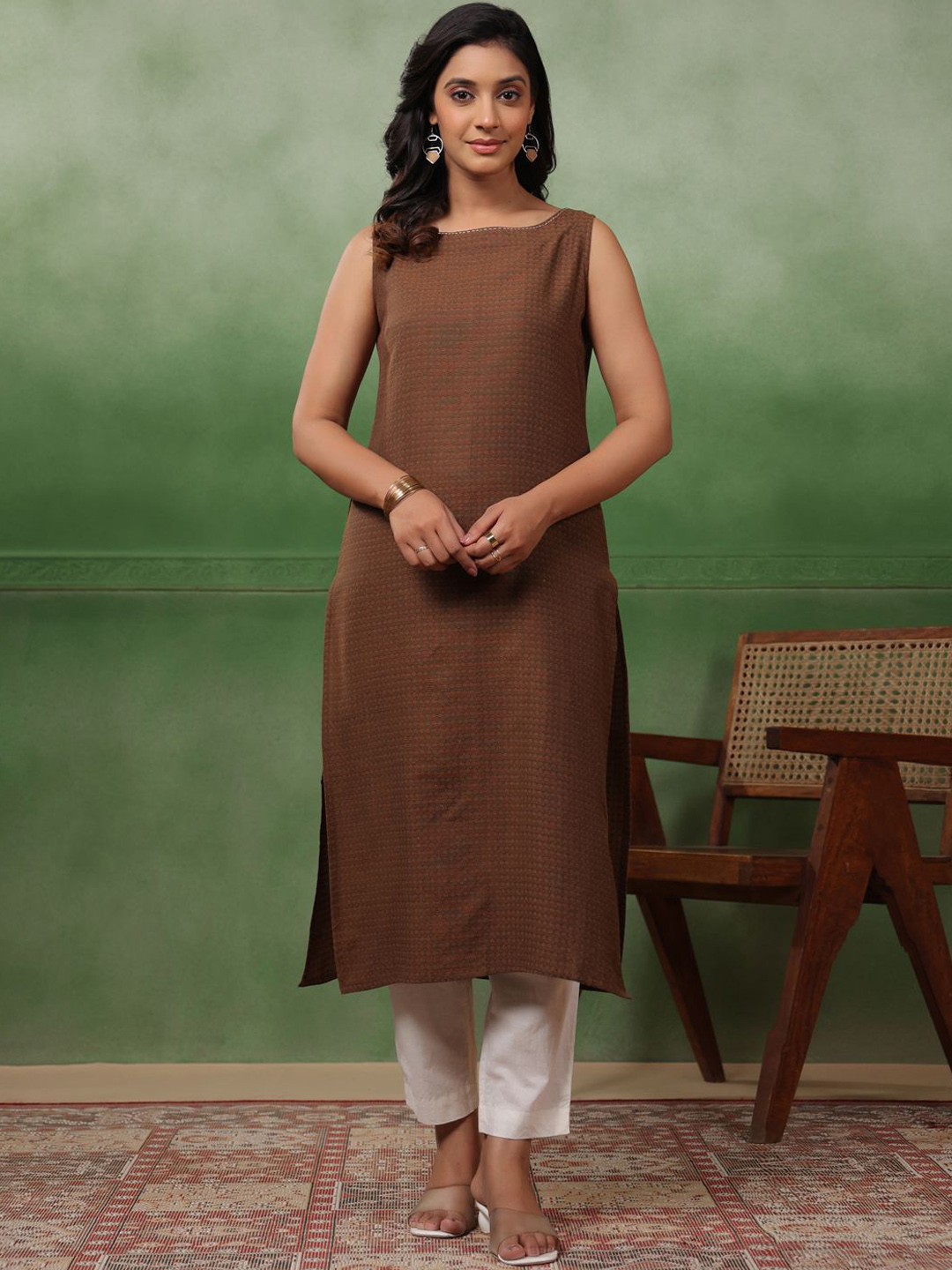 Women Brown Printed Straight V-neck Kurta