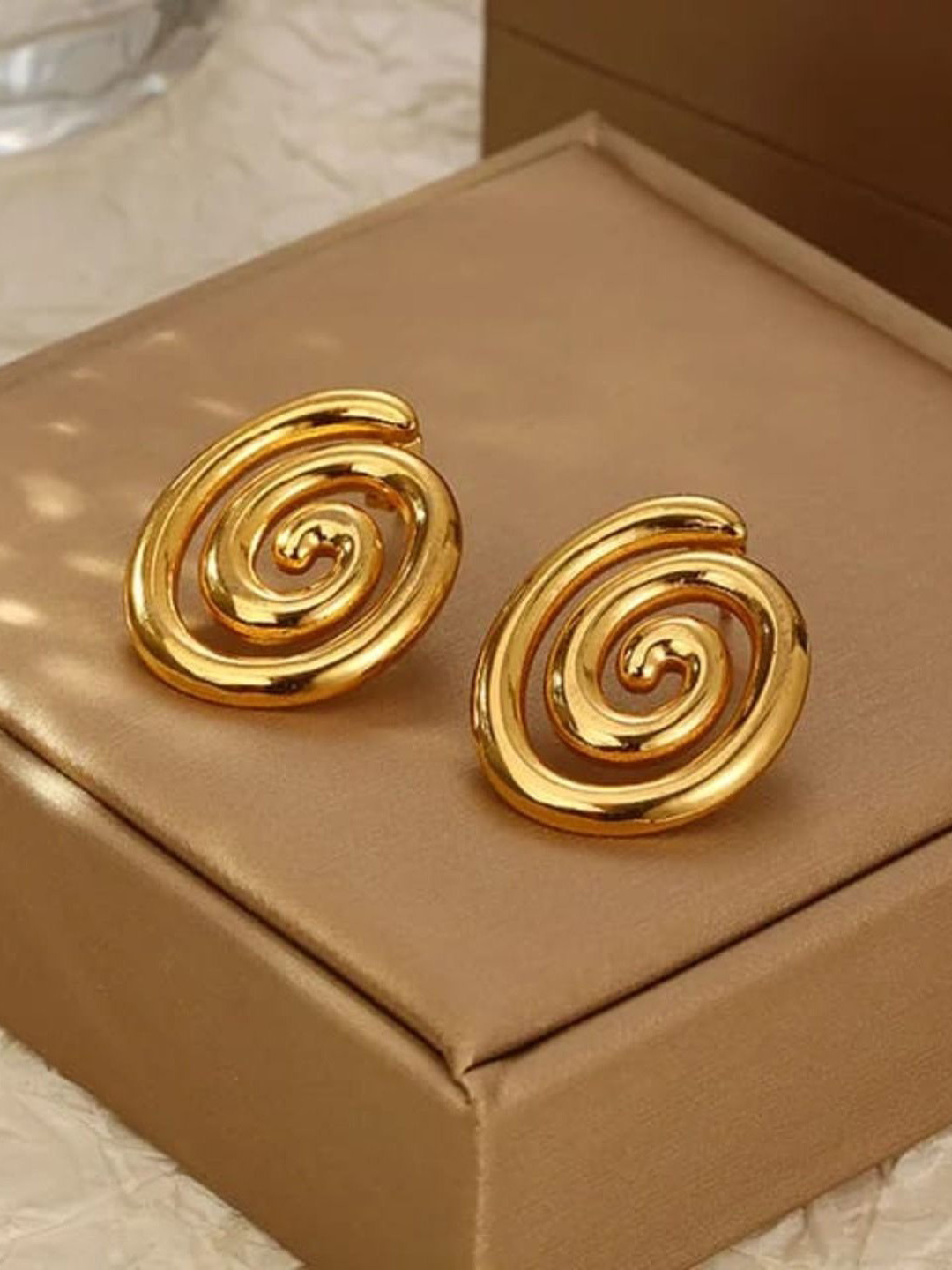 Gold Stainless steel Stud Earrings main image 0