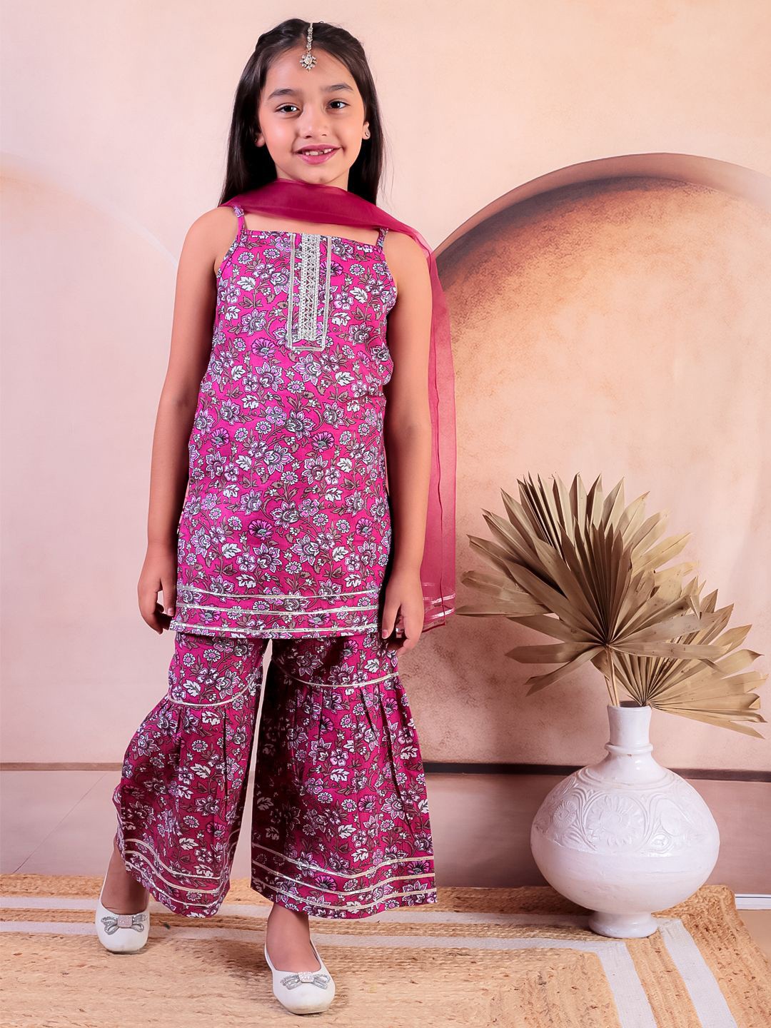 Buy JUNITOS Girls Floral Printed Pure Cotton Straight Kurta With