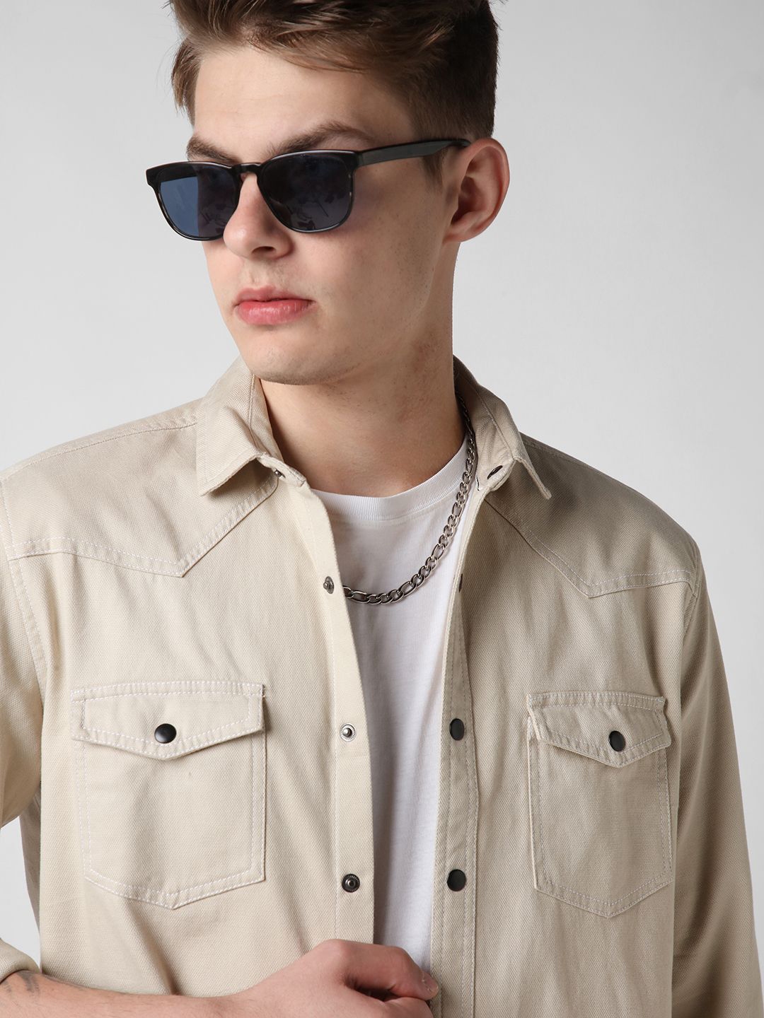 Buy VASTRADO Men Solid Pockets Cotton Classic Slim Fit Casual Shirt ...