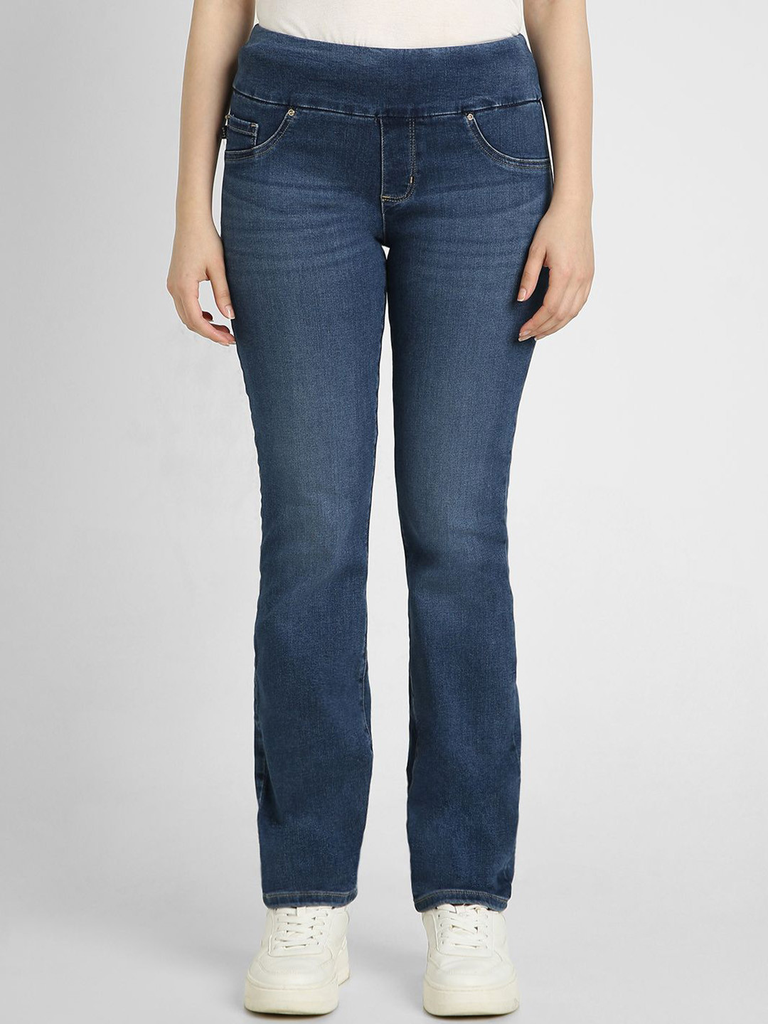 Women's Blue Straight Fit High-Rise Low Distress Light Fade Stretchable Denim Jeans