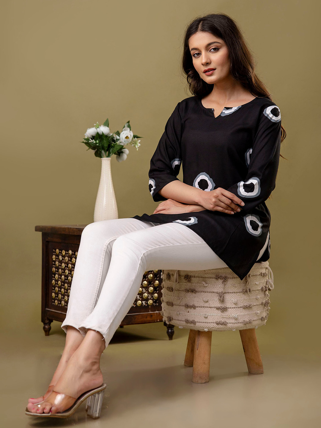 Women’s Grey Motif Printed Straight Kurti main image 0