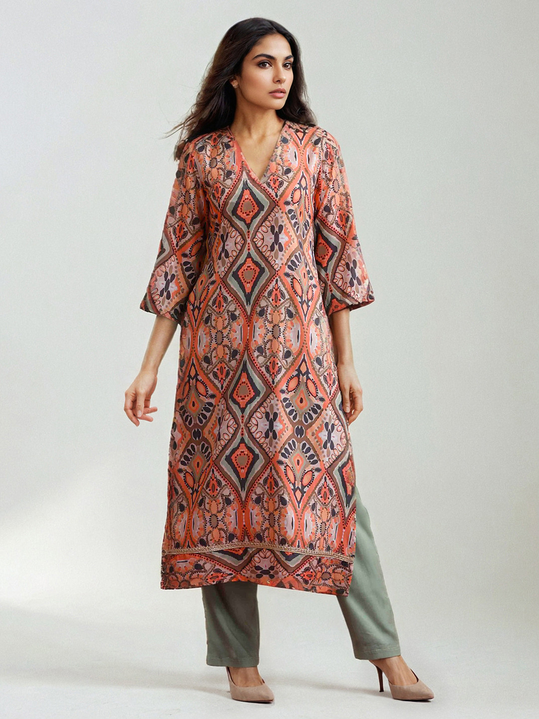 Women Taupe Ethnic Printed Straight Kurta With Trouser