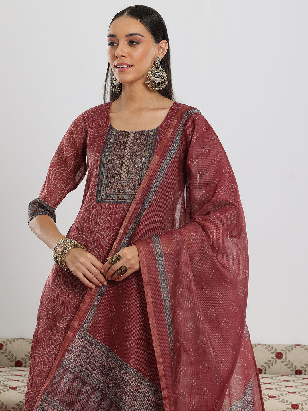 Women Maroon & White Bandhani Print Kurta With Skirt