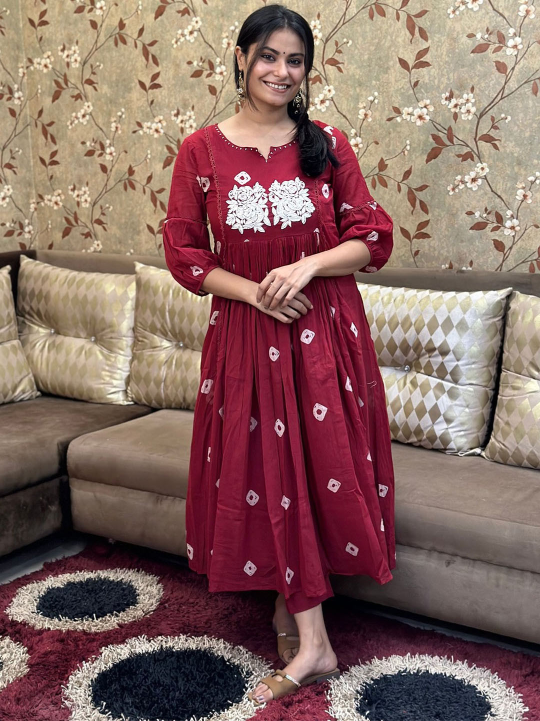 Women's Cream Floral Embroidered Tiered Anarkali Kurta