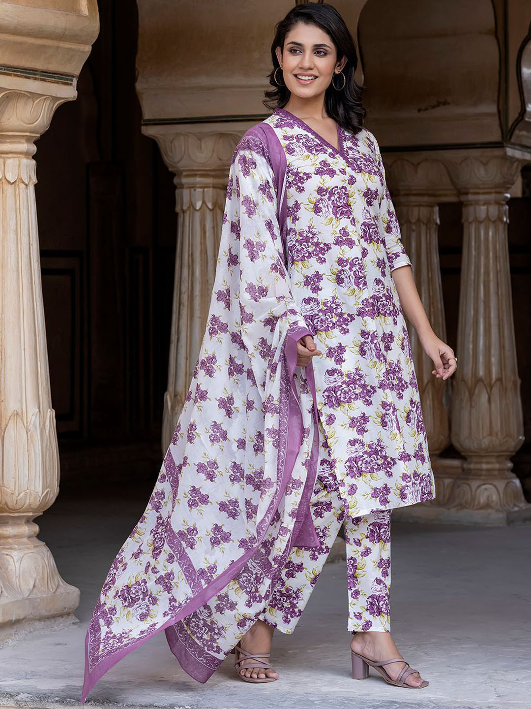 Black Ethnic Motif Printed Rayon Kurta  With Straight Hemline And Buttons main image 1